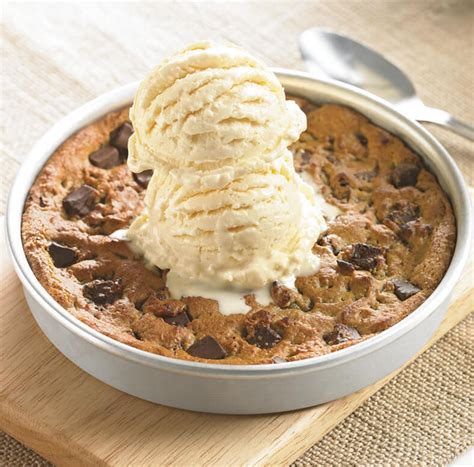 Bj's pizookie tuesday - Generous size: BJ's large pizza is 14 inches in diameter, which is larger than the standard size of most pizza chains. This means you get more pizza to enjoy with your group, and you can easily feed four to six people with one pizza. High-quality ingredients: BJ's uses only the freshest and highest-quality ingredients to make their pizzas. 